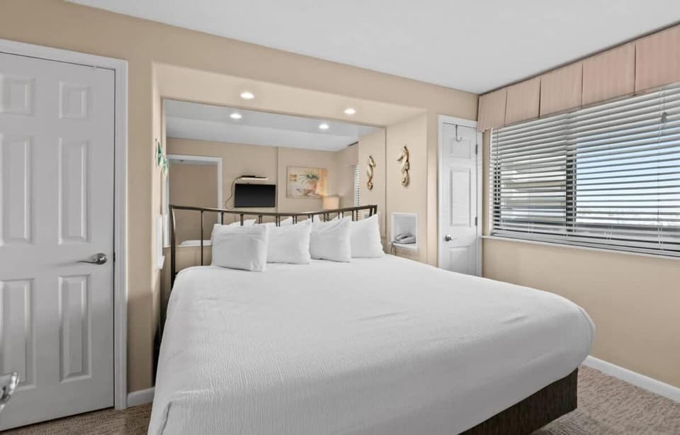 SunDestin Resort Unit 1404 House in Destin
