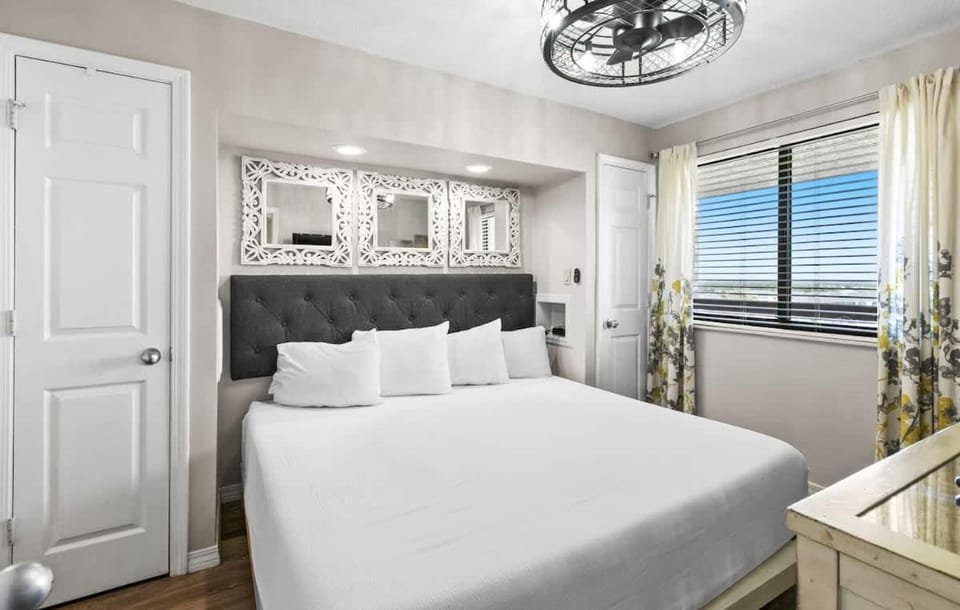 SunDestin Resort Unit 1402 House in Destin