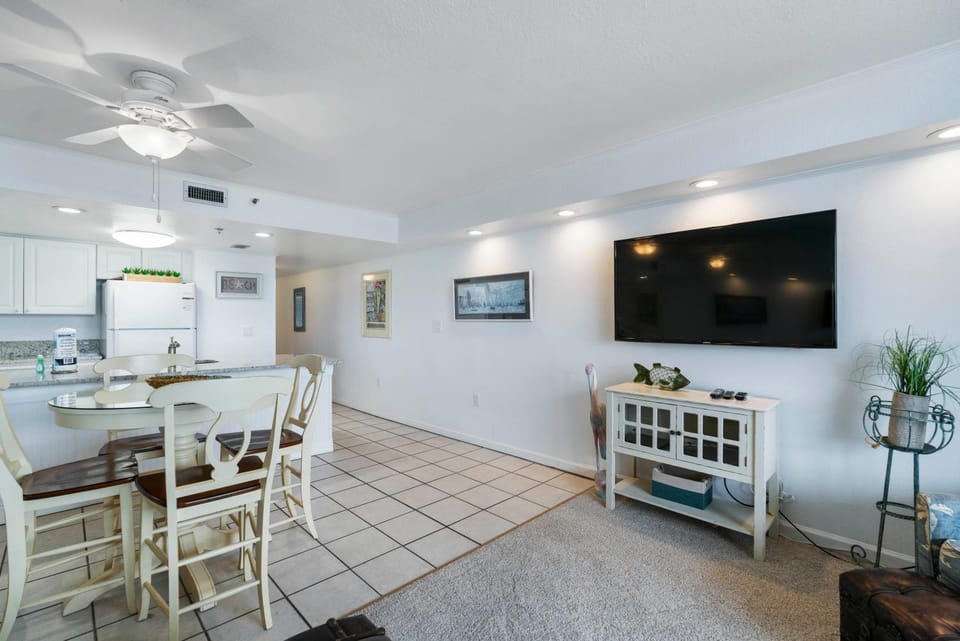 SunDestin Resort Unit 0708 House in Destin