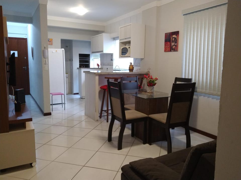 Aconchegante Apartamento Pé na Areia na Praia de Ingleses Gaivotas 70m do Mar Apartment in Florianopolis