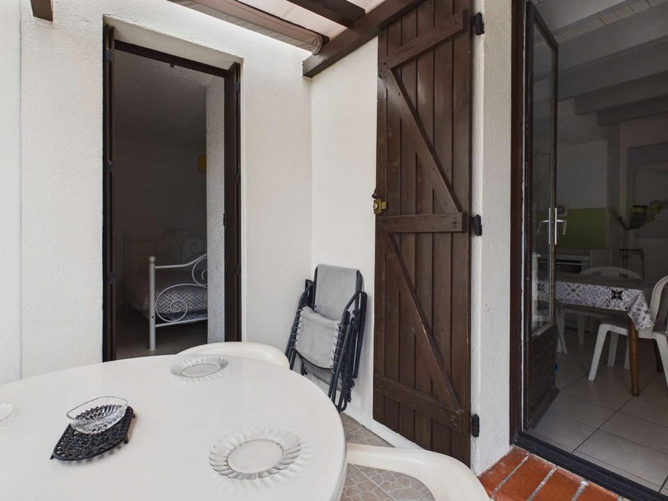 Appartement 3 pièces, 6 couchages avec terrasse et parking privé, proche de la plage à Marseillan - FR-1-326-697 Apartment in Marseillan