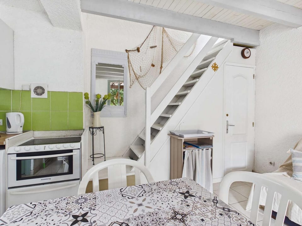 Appartement 3 pièces, 6 couchages avec terrasse et parking privé, proche de la plage à Marseillan - FR-1-326-697 Apartment in Marseillan