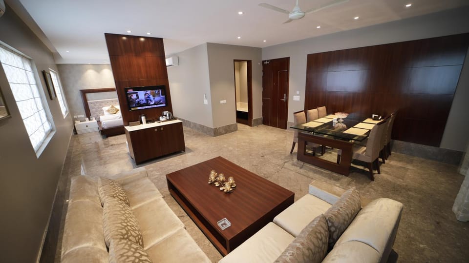 Living room, Dining area