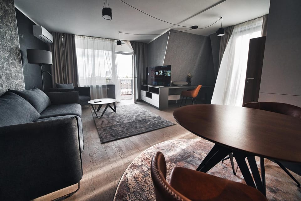TV and multimedia, Balcony/Terrace, Living room, Seating area, Dining area, air conditioner