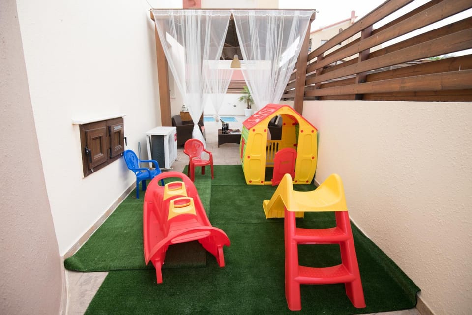 Children play ground, Kids's club