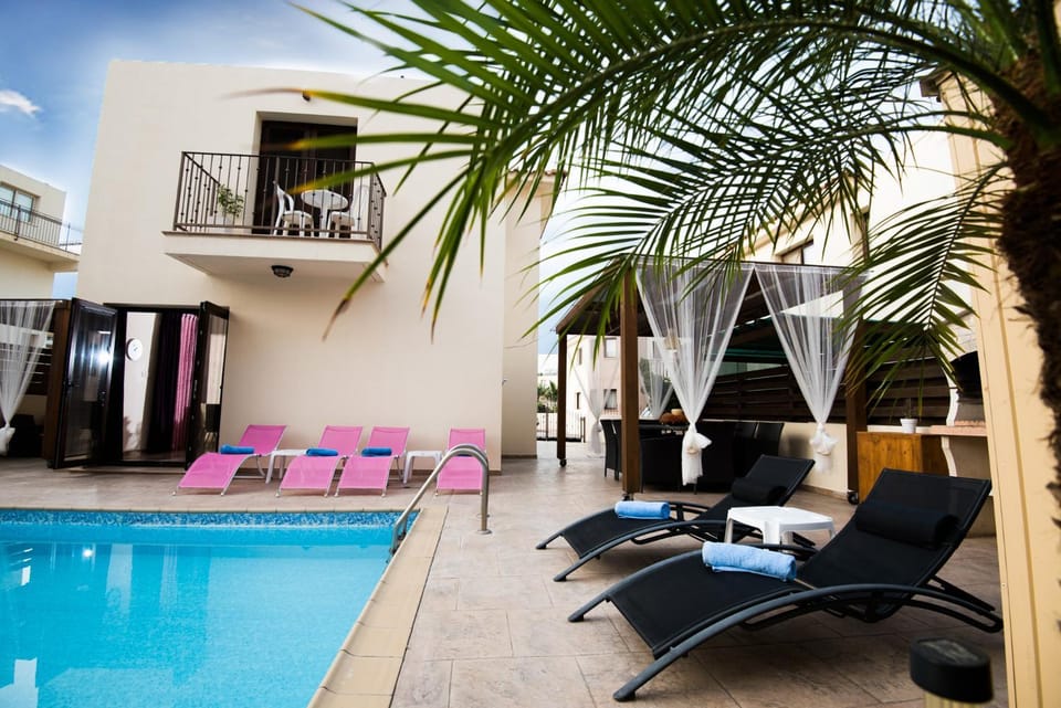 BBQ facilities, Pool view, Swimming pool
