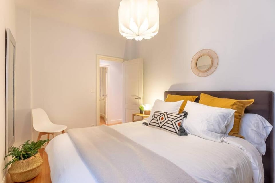 Bed, Photo of the whole room, Bedroom