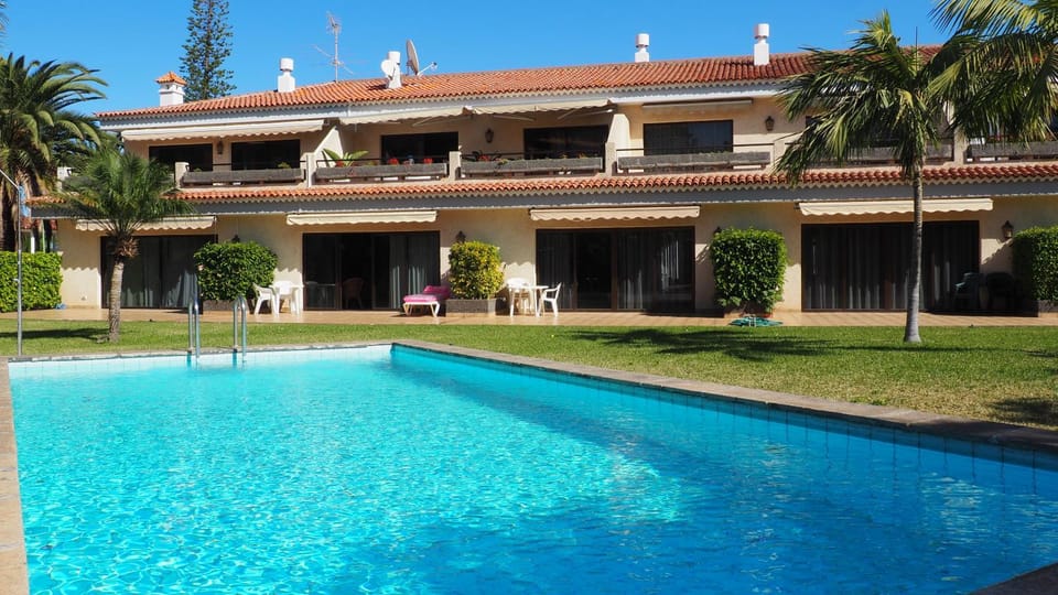 Property building, Garden, Swimming pool