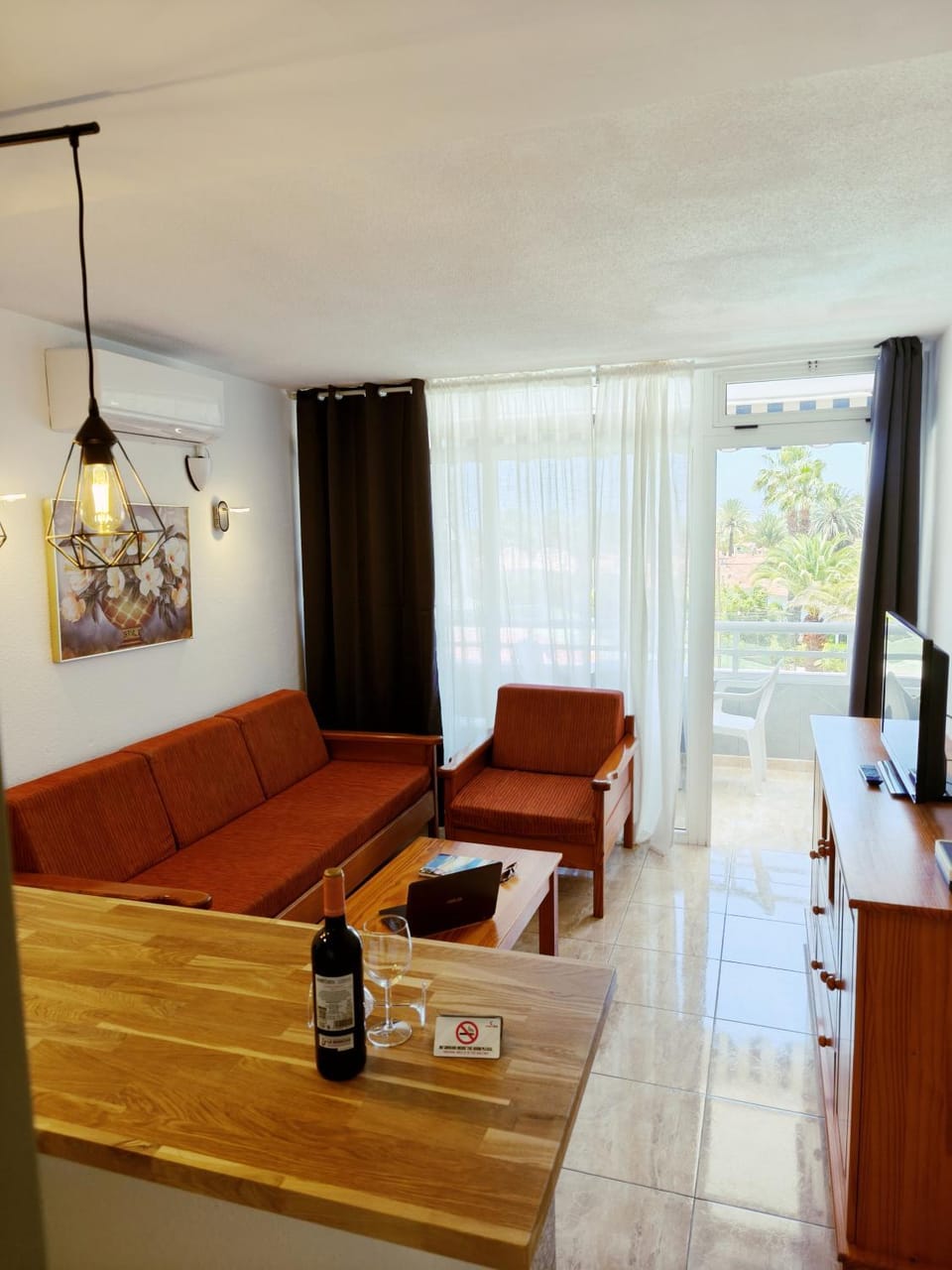 Living room, air conditioner, air conditioner