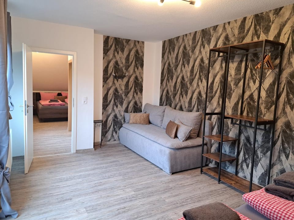 Photo of the whole room, Bedroom, wardrobe