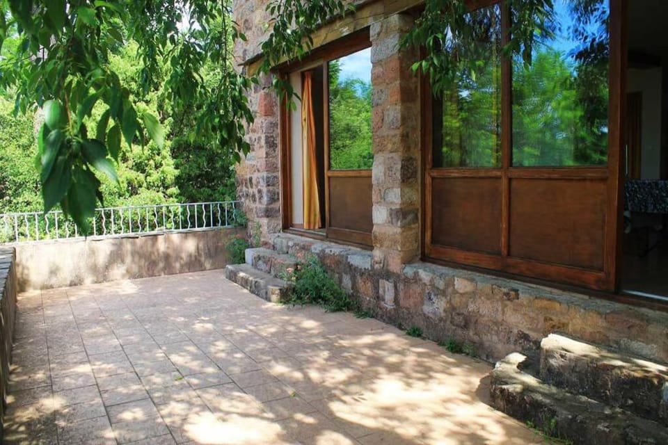 Patio, Facade/entrance