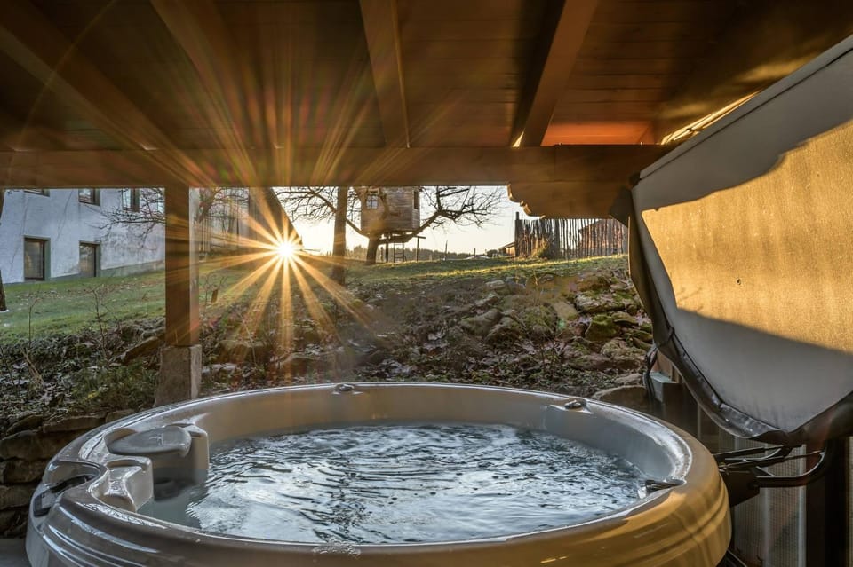 Day, Hot Tub