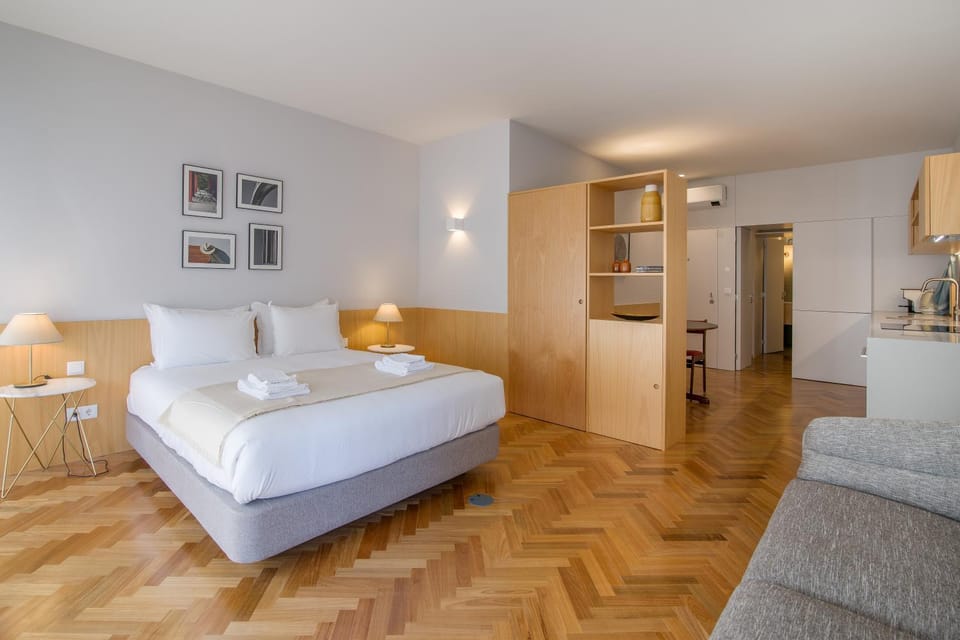 Bed, Living room, Bedroom