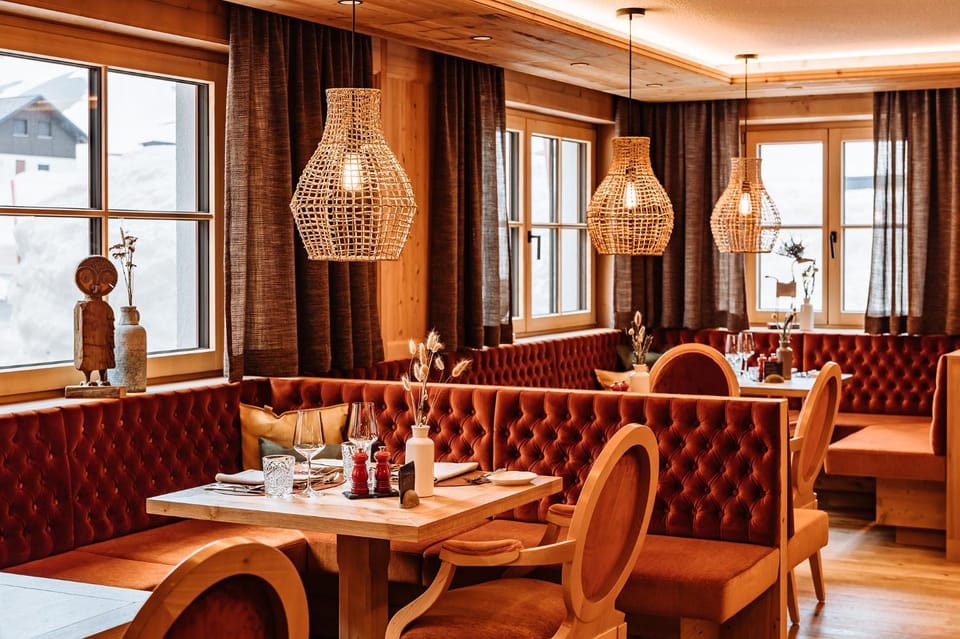 Restaurant/places to eat, Food, Dinner