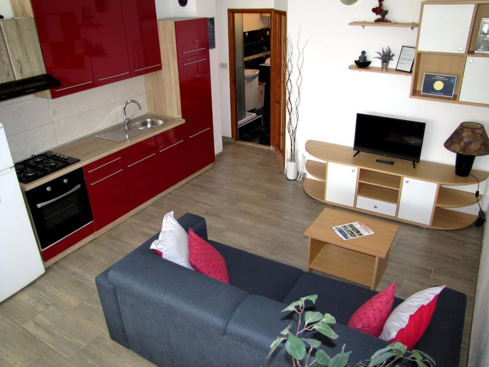 Kitchen or kitchenette, Living room
