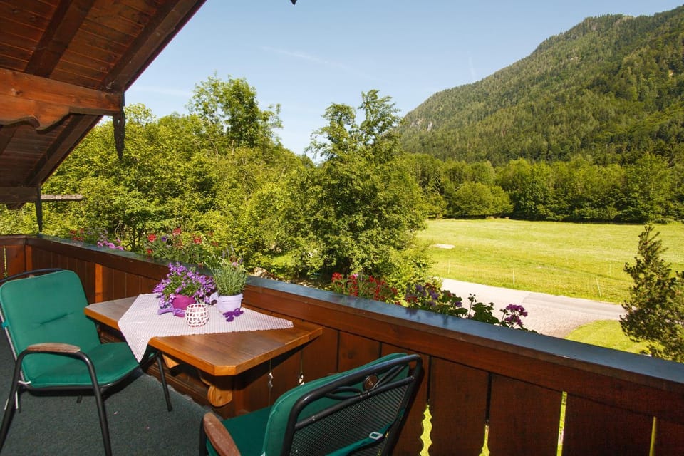 Ferienwohnung Hinterreiter inkl. Chiemgaukarte Apartment in Ruhpolding