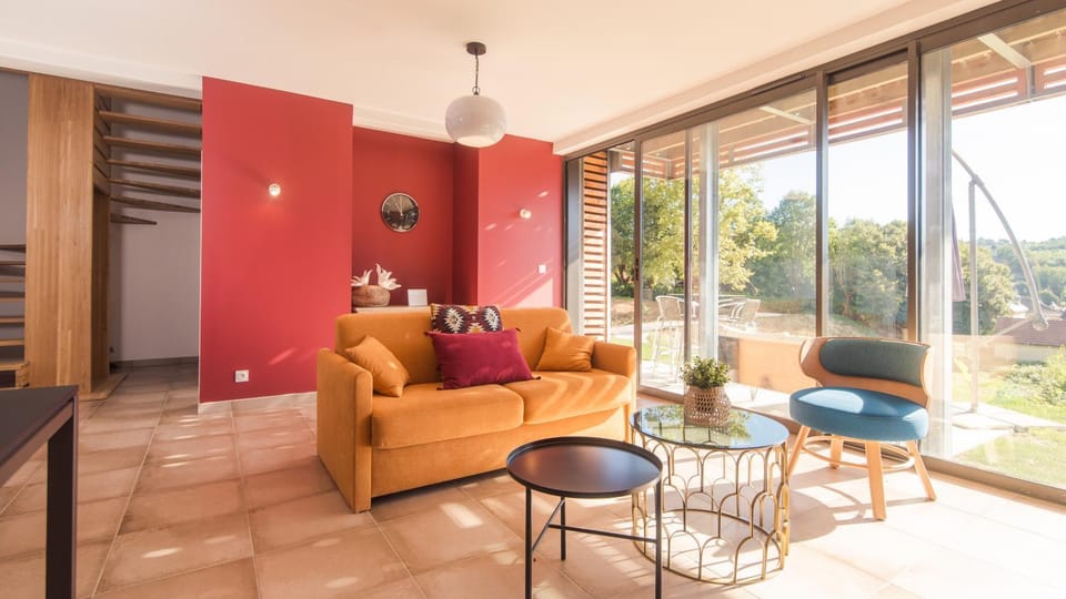 Patio, Living room
