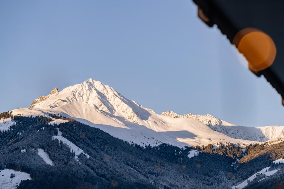Nearby landmark, Day, Natural landscape, Winter, Mountain view