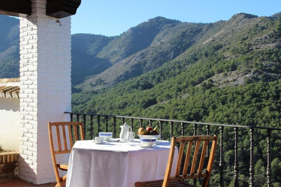 LAS BREÑAS Premium Rural Cottage 4PAX Chalet in Valle del Guadalhorce