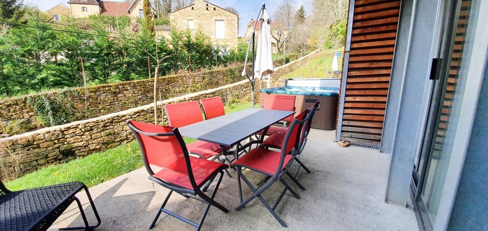 Patio, Hot Tub