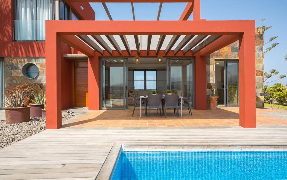Living room, Swimming pool