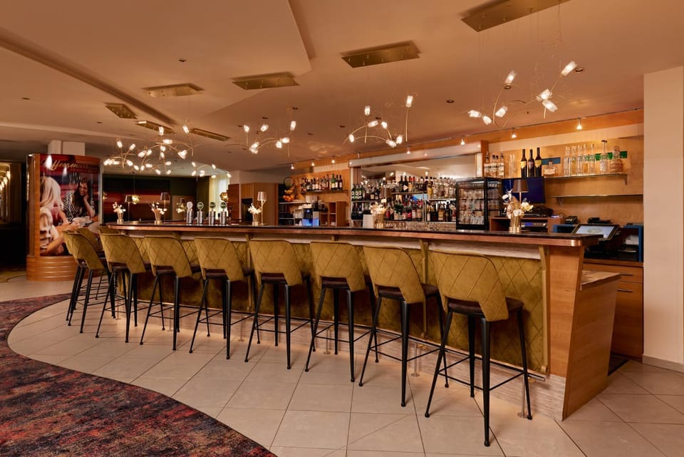 Lounge or bar, Drinks