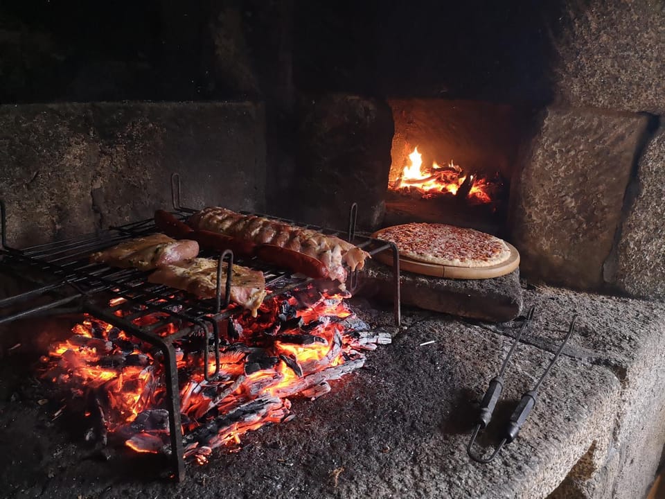 BBQ facilities, Food and drinks, Food