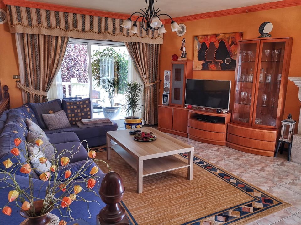 TV and multimedia, Lounge or bar, internet