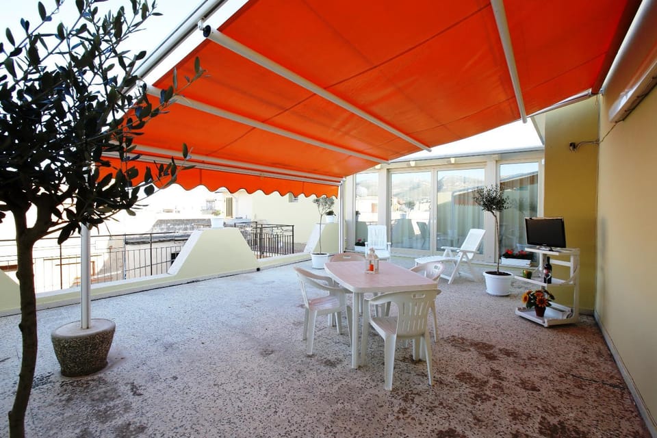 Patio, Balcony/Terrace