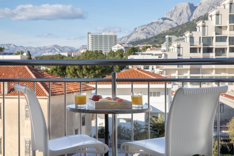 Balcony/Terrace, Mountain view, Sea view