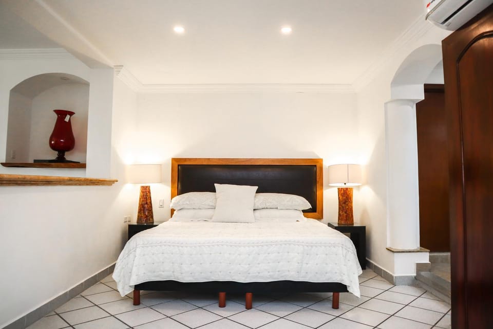 Bed, Bedroom, towels, air conditioner