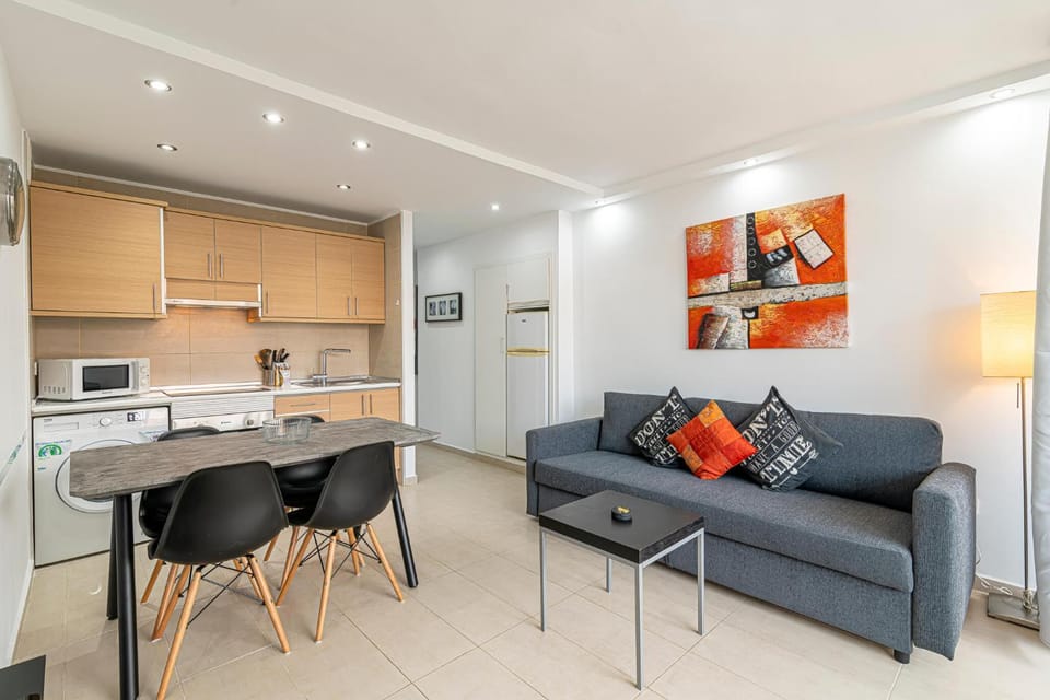 Living room, Dining area, kitchen