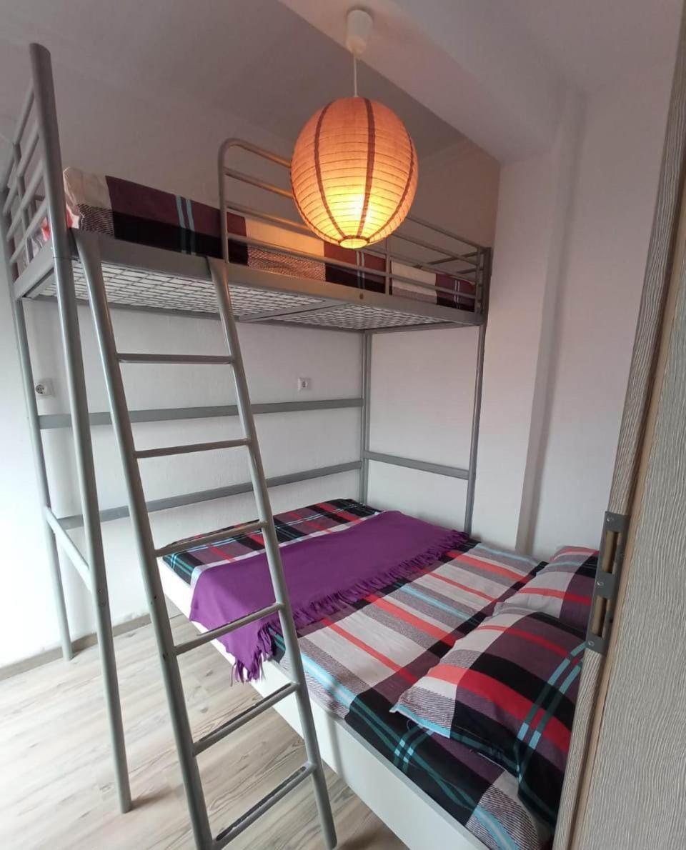 bunk bed