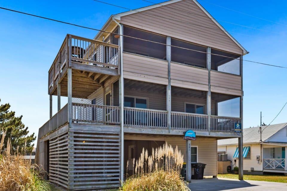 5042 - Beachside Hangar House in Kill Devil Hills