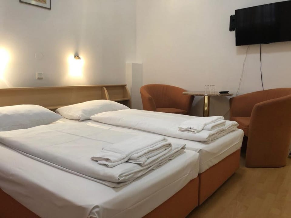 Bed, TV and multimedia