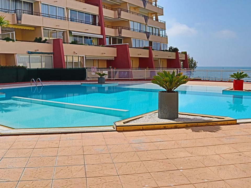 Appartement 2 pièces, 4 pers, vue mer, piscine et parking - FR-1-472A-189 Apartment in Occitanie