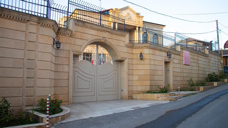 Property building, Day, Neighbourhood, Street view