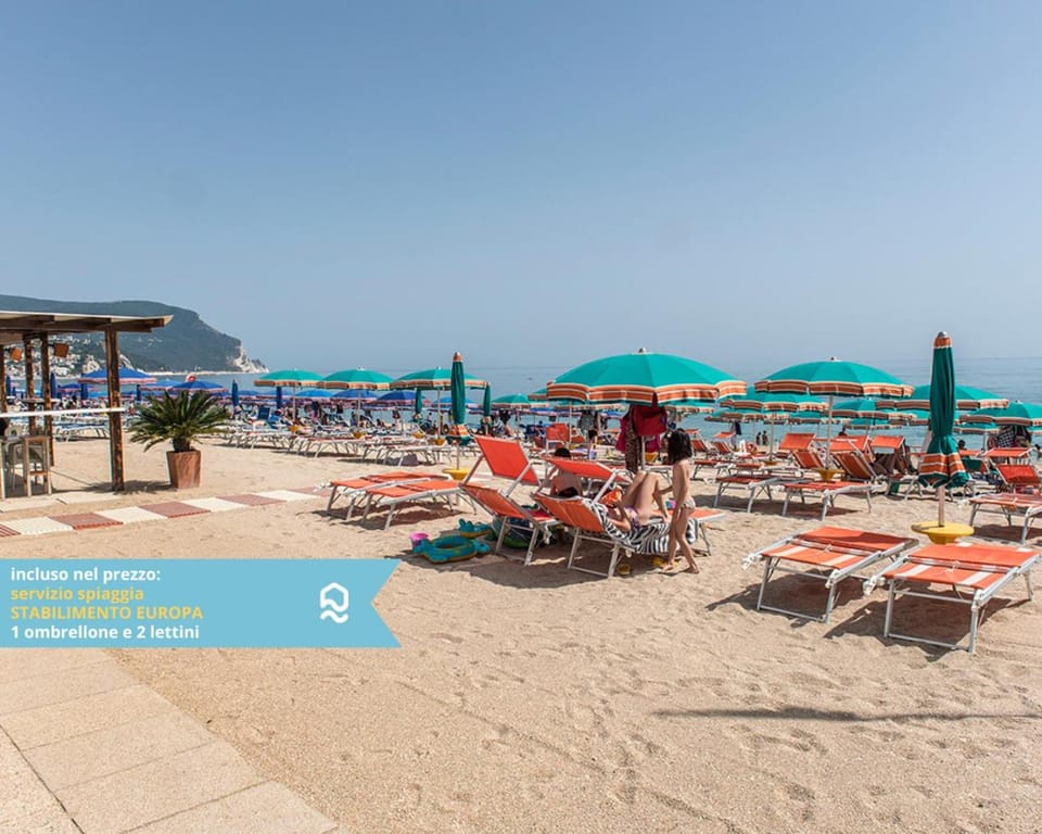 RS317 - Marcelli, bilocale in residence fronte mare House in Marcelli