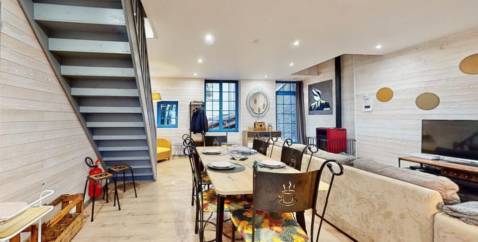 Living room, Dining area