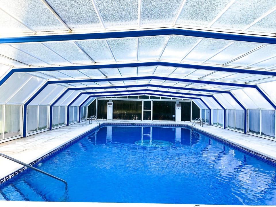 Swimming pool, Swimming pool