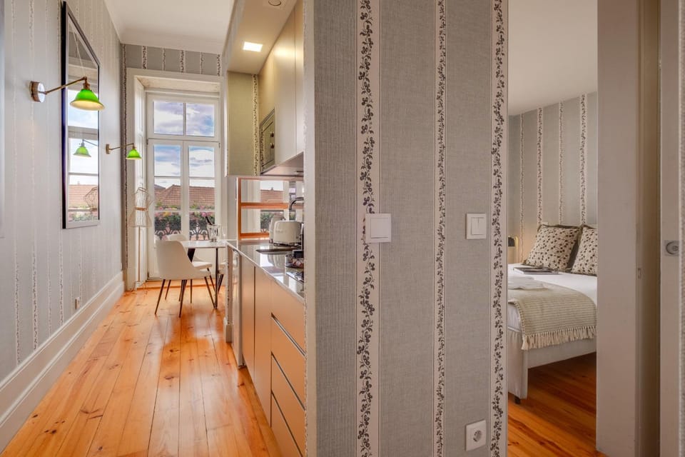 Elegant Ballet House near metro Downtown AC Apartment in Porto