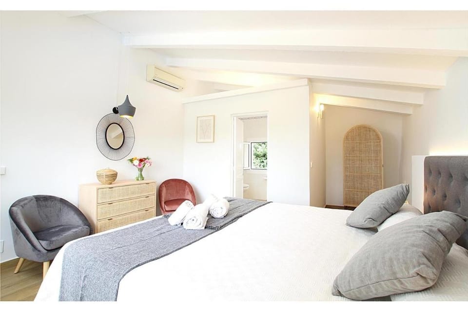 Property building, Living room, Bedroom