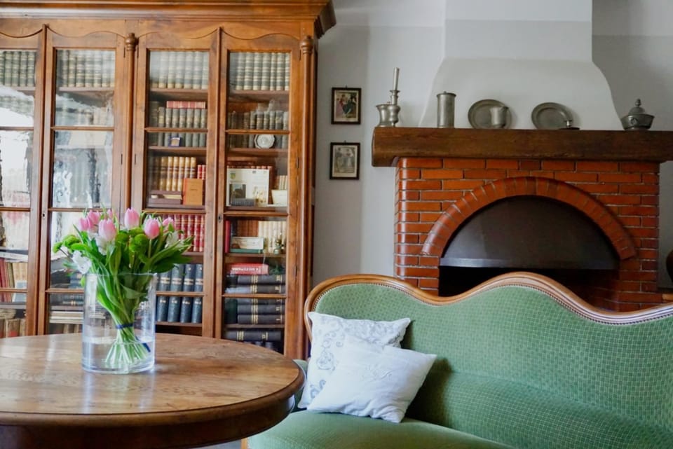 Library, Living room