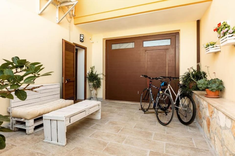 Property building, Balcony/Terrace