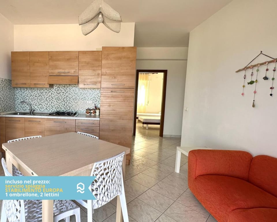 RS321 - Marcelli, trilocale fronte mare con spiaggia inclusa Apartment in Marcelli