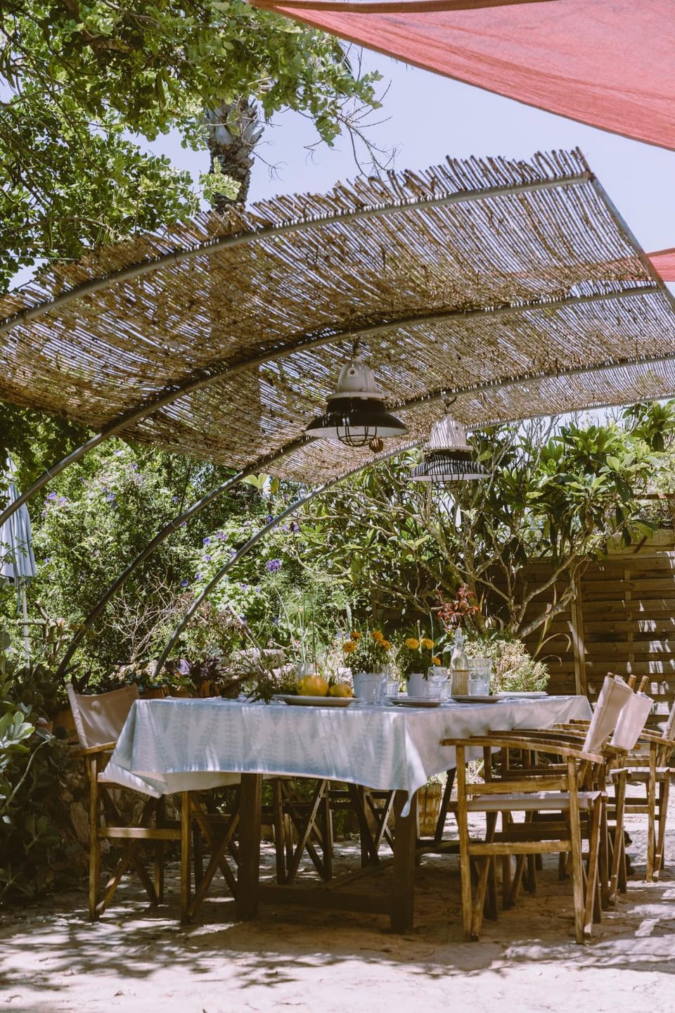 Garden, Dining area