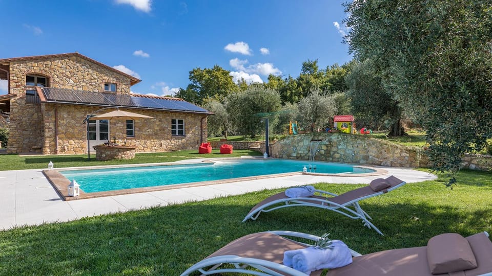 Property building, Garden, Swimming pool