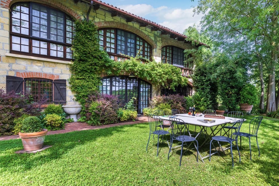 Property building, Garden view