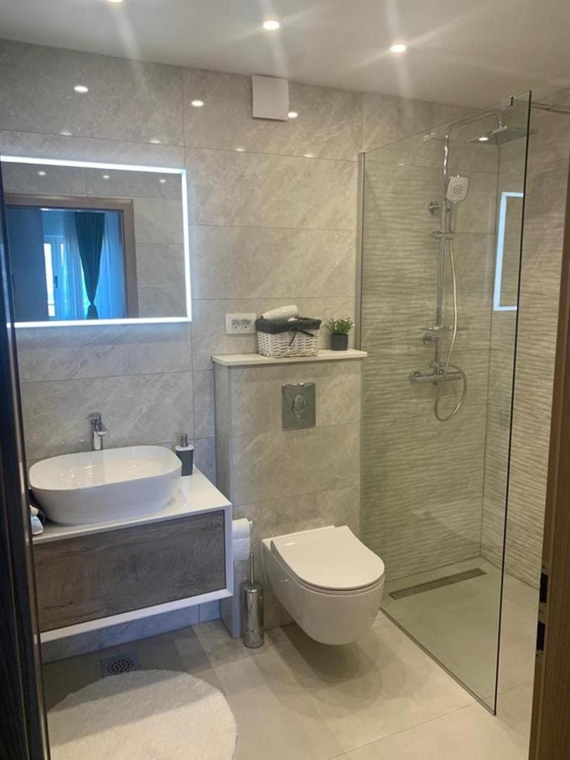 Toilet, Bathroom