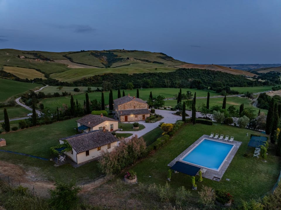 PODERE COLLELUNGO 14, Emma Villas Villa in Tuscany